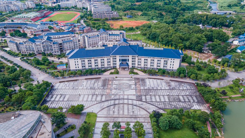航空插头连接器：揭秘其选型逻辑与关键参数